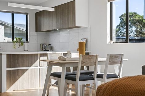 Photo of property in 421b Glenfield Road, Glenfield, Auckland, 0629