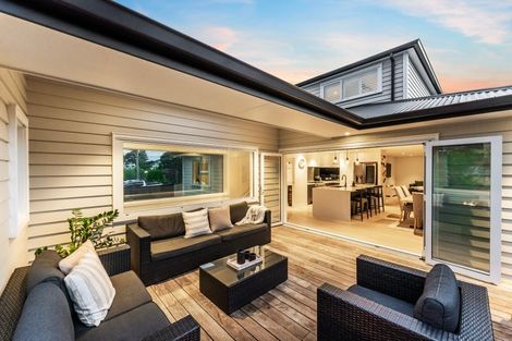 Photo of property in 16 Rewi Street, Torbay, Auckland, 0630