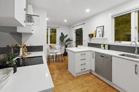 Photo of property in 1/5 September Place, Forrest Hill, Auckland, 0620