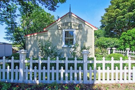 Photo of property in 16 Hilton Road, Carterton, 5713