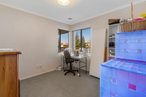 Photo of property in 5 Hoyte Place, Pukehangi, Rotorua, 3015