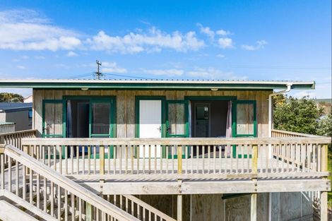 Photo of property in 4 Sea View Road, Baylys Beach, Dargaville, 0377