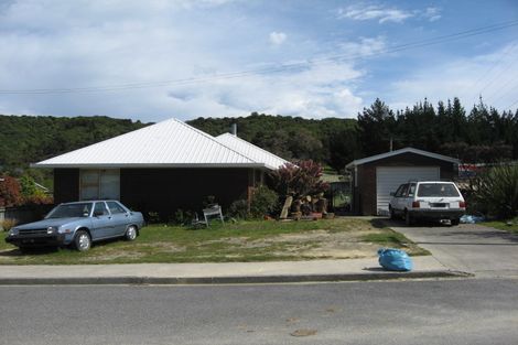 Photo of property in 110 Hampden Street, Picton, 7220