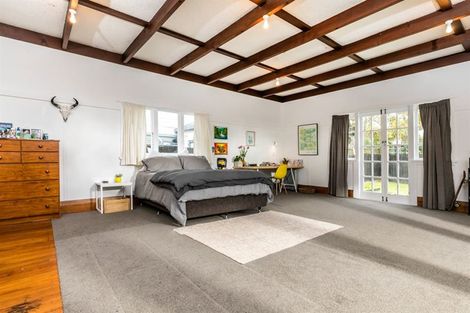 Photo of property in 24 Sulphur Beach Road, Northcote Point, Auckland, 0627