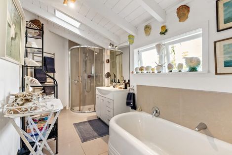 Photo of property in 20 Lake Road, Devonport, Auckland, 0624