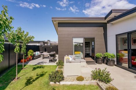 Photo of property in 1 Fraer Street, Cromwell, 9310