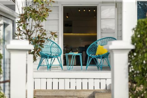 Photo of property in 5 Turnbull Road, Narrow Neck, Auckland, 0624