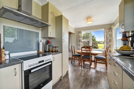 Photo of property in 100 Stanners Street, Eltham, 4322