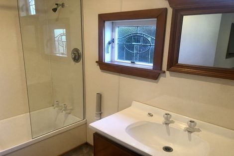 Photo of property in 4 Batham Drive, Mount Victoria, Wellington, 6011