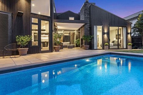 Photo of property in 10 Weka Street, Fendalton, Christchurch, 8041