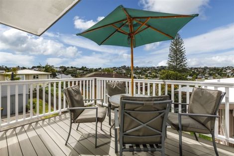 Photo of property in 1/51 East Coast Road, Milford, Auckland, 0620
