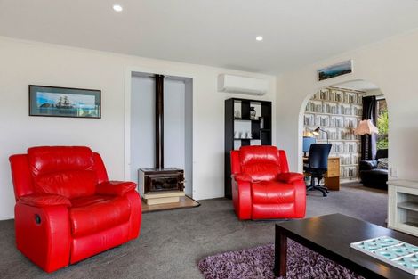 Photo of property in 19 Watson Street, Akaroa, 7520