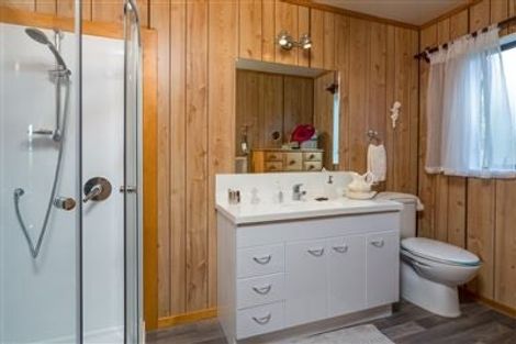 Photo of property in 10 Moana Terrace, Snells Beach, 0920