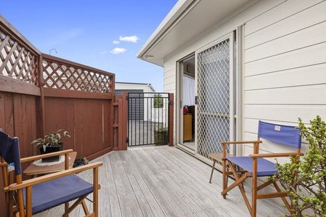 Photo of property in 3/9 Kelvin Place, Westown, New Plymouth, 4310