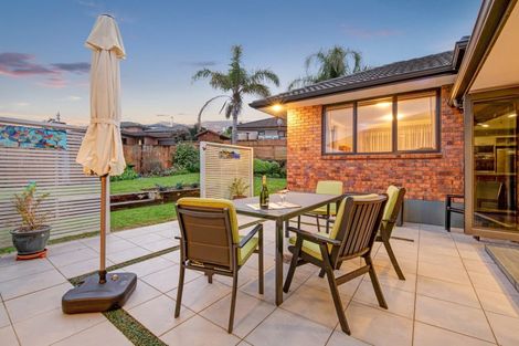 Photo of property in 49 Chesterfield Way, Orewa, 0931