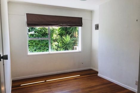 Photo of property in 13 Booralee Avenue, Botany Downs, Auckland, 2010