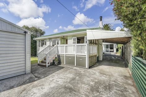 Photo of property in 59 Sylvan Crescent, Te Atatu South, Auckland, 0610