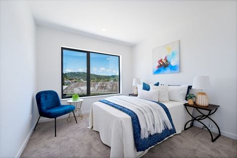 Photo of property in 21a Barron Drive, Green Bay, Auckland, 0604