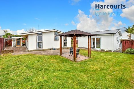 Photo of property in 8 Booker Place, Weymouth, Auckland, 2103