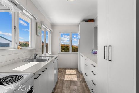 Photo of property in 20 Bickerstaffe Road, Maungaturoto, 0520