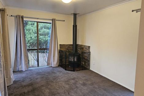 Photo of property in 82 Glen Road, Ranui, Auckland, 0612