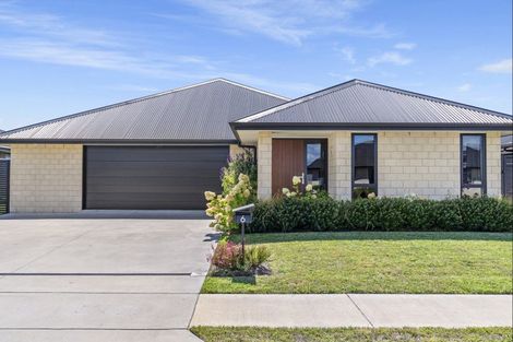 Photo of property in 6 Karearea Drive, Coastlands, Whakatane, 3120