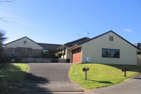 Photo of property in 6 Isaac Place, East Tamaki Heights, Auckland, 2016