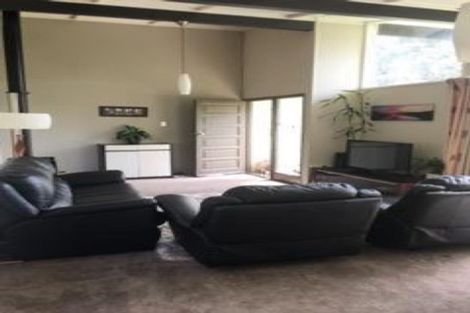 Photo of property in 16 Orton Street, Glenfield, Auckland, 0627