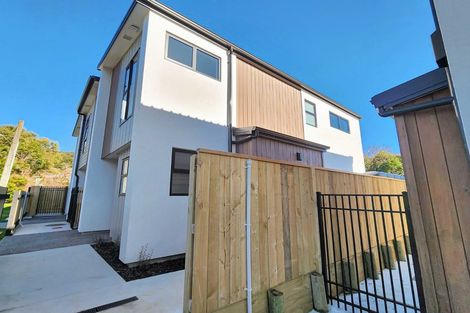 Photo of property in 7/31 Wainuiomata Road, Wainuiomata, Lower Hutt, 5014