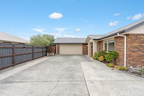 Photo of property in 11 Chestnut Close, Kelvin Grove, Palmerston North, 4414
