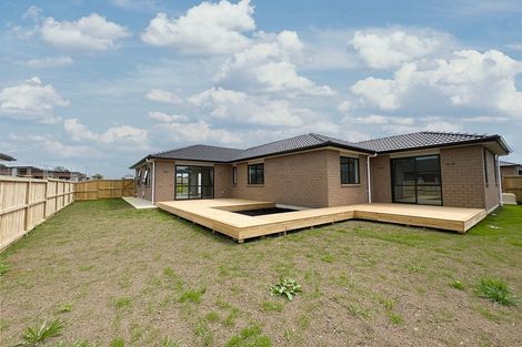 Photo of property in 4 Hoete Way, Tuakau, 2121