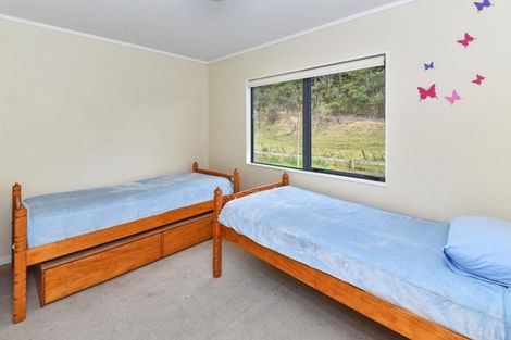 Photo of property in 17 Wattle Bay Road, Manukau Heads, Waiuku, 2684