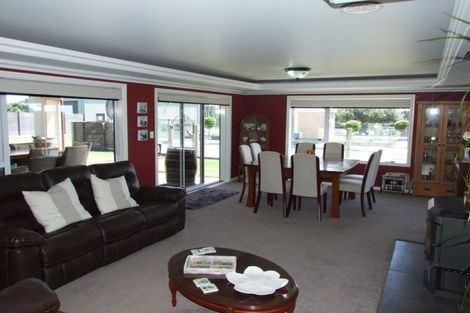 Photo of property in 38 Mcgiven Drive, Ridgewood, New Plymouth, 4371