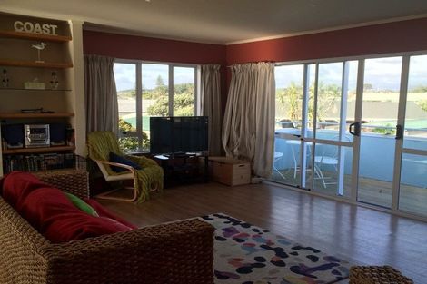 Photo of property in 27 Scott Avenue, Otaki Beach, Otaki, 5512