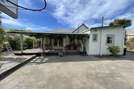 Photo of property in 135 Somerfield Street, Somerfield, Christchurch, 8024