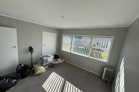 Photo of property in 24 Stokes Avenue, Te Atatu Peninsula, Auckland, 0610