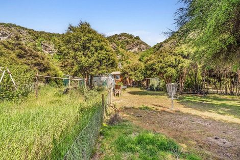 Photo of property in Manuka Grove, 13 Ewing Place, Albert Town, Wanaka, 9305