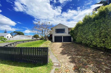 Photo of property in 24 Granville Drive, Massey, Auckland, 0614