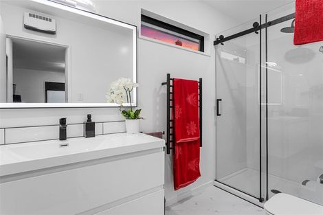 Photo of property in 3 Freeville Place, New Brighton, Christchurch, 8083