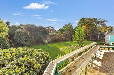 Photo of property in 13 Waimarie Avenue, Paraparaumu, 5032