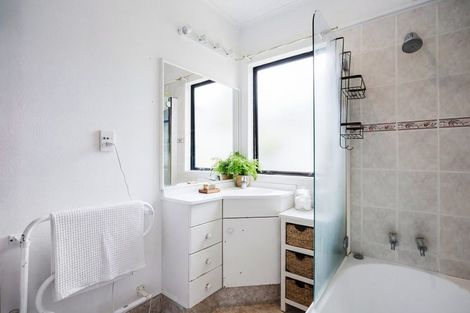 Photo of property in 17 Merehai Place, Snells Beach, 0920