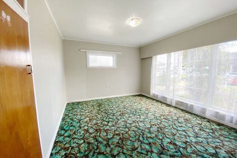 Photo of property in 8 Hugh Brown Drive, New Lynn, Auckland, 0600