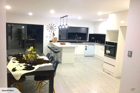 Photo of property in 14 San Casello Rise, Henderson, Auckland, 0612