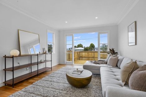 Photo of property in 1/3 Daphne Street, Kelston, Auckland, 0602