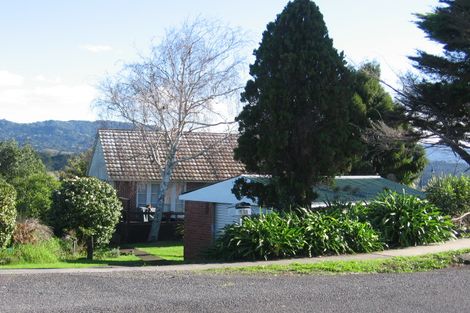 Photo of property in 11 Phillip Avenue, Glen Eden, Auckland, 0602