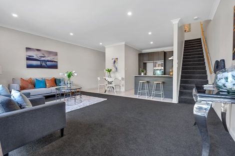 Photo of property in 7/44 Carlos Drive, Flat Bush, Auckland, 2016