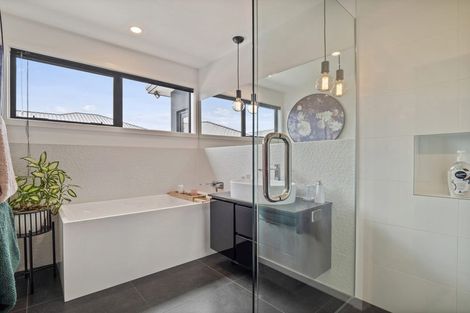 Photo of property in 12 Carrick Place, Mosgiel, 9024