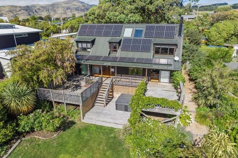 Photo of property in 2 Ranui Crescent, Diamond Harbour, Lyttelton, 8971