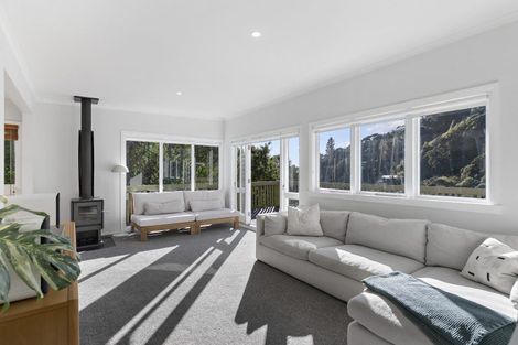 Photo of property in 40 Rona Street, Eastbourne, Lower Hutt, 5013