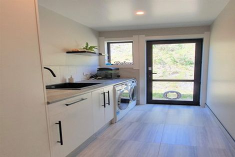 Photo of property in 130 Highland Drive, Acacia Bay, Taupo, 3385